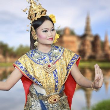 Vrouw in thaise kledij